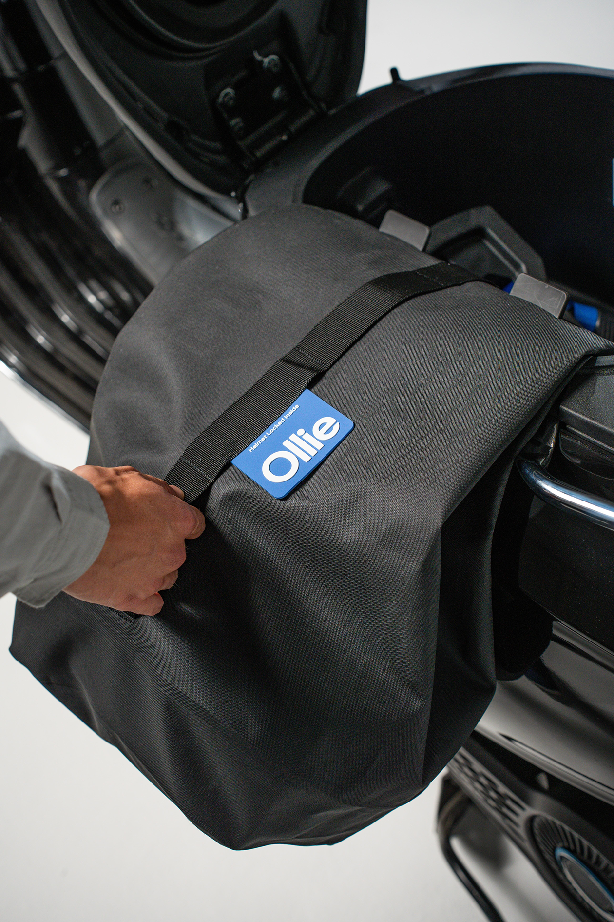 Ollie Helmet Bag Ollie Helmet Bag